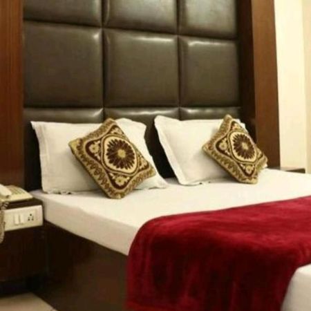 Hotel Maharaja Continental - New Delhi Bagian luar foto