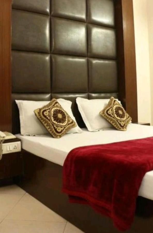 Hotel Maharaja Continental - New Delhi Bagian luar foto