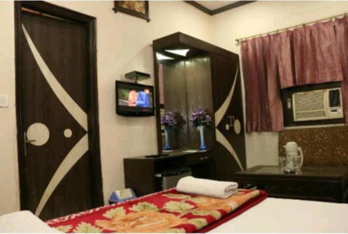 Hotel Maharaja Continental - New Delhi Bagian luar foto